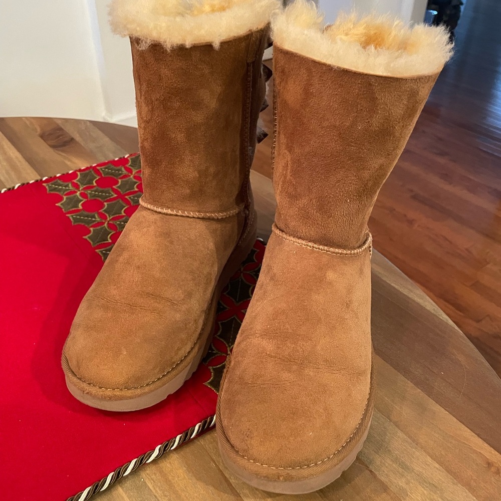 UGG Chestnut Shearling Winter Boots
